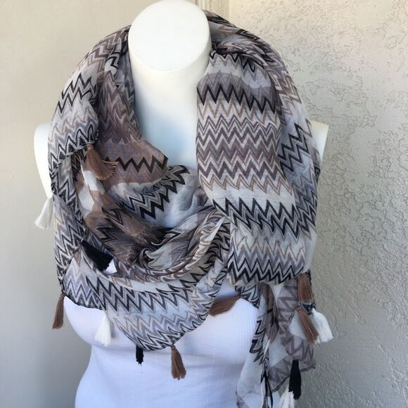37”x72” Chevron Design Beige and Browns Scarf - Picture 4 of 6